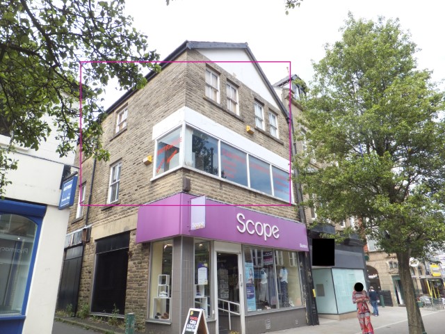 Commercial unit to let in Buxton town centre